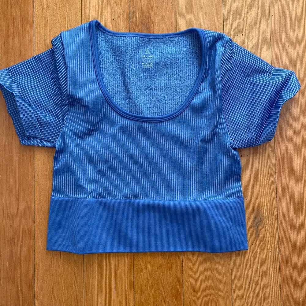Scoop-neck crop top